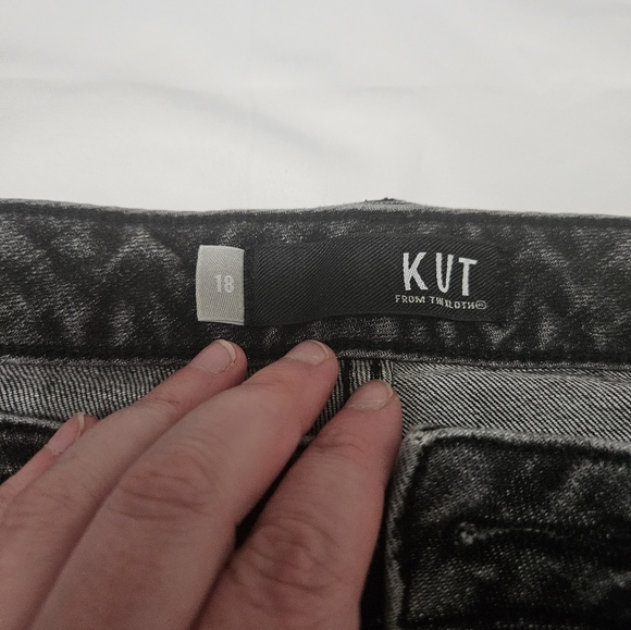Kut From The Kloth Plus Size Distressed Straight Leg Jeans! - Picture 3 of 7
